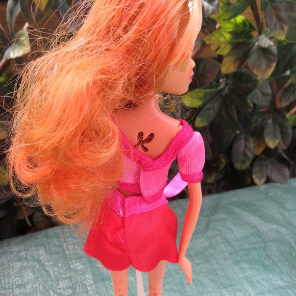 Winx Club Flora School Edition Magical Glamour - Picture 4 of 5